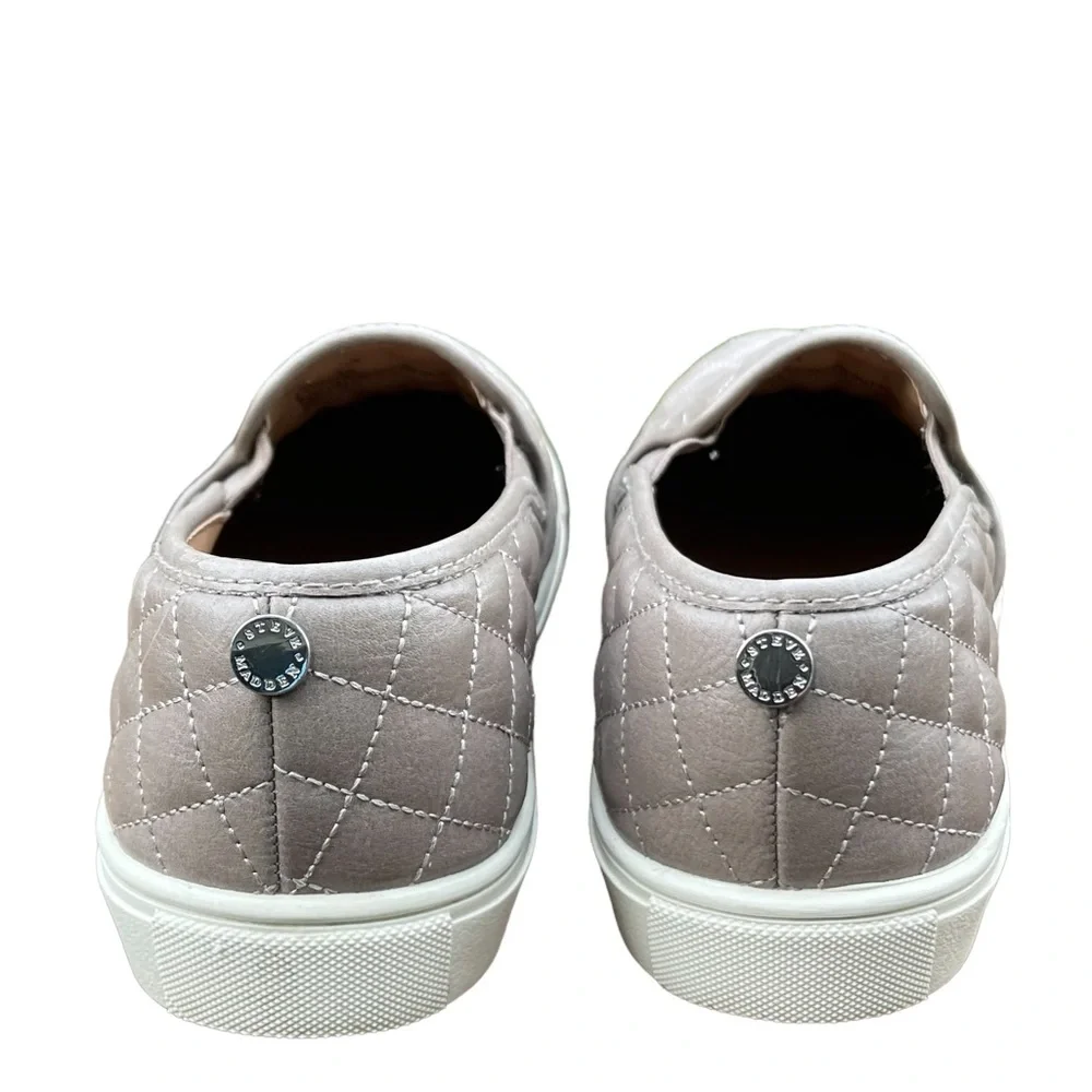 Steve Madden Ecentrcq Quilted Silver Slip On Loafer Size: 8.5